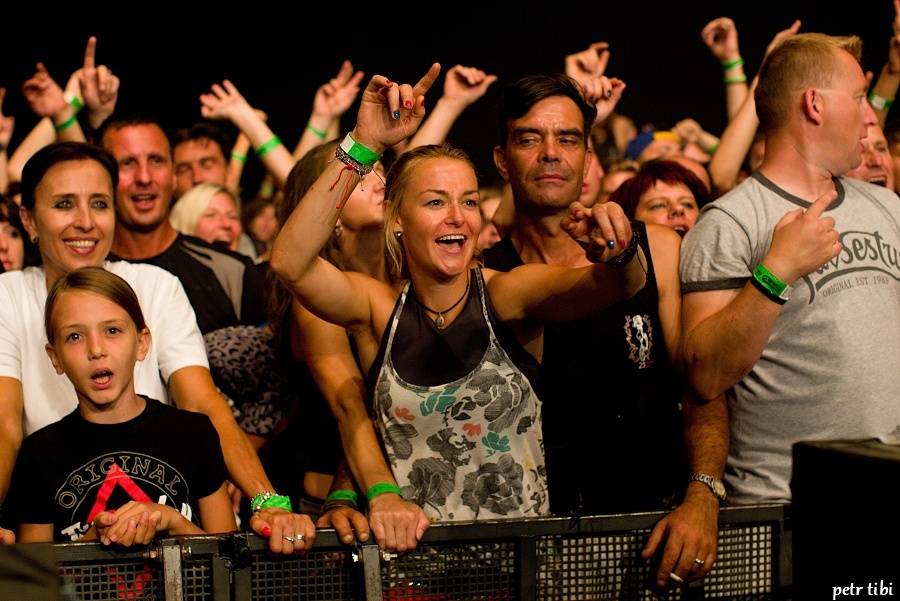 Keltská noc pod skokanskými můstky: V Harrachově hráli Tři sestry, Mig 21 i Vypsaná Fixa