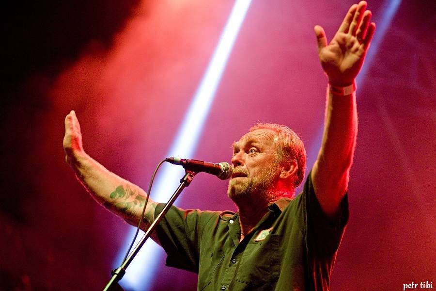 Keltská noc pod skokanskými můstky: V Harrachově hráli Tři sestry, Mig 21 i Vypsaná Fixa