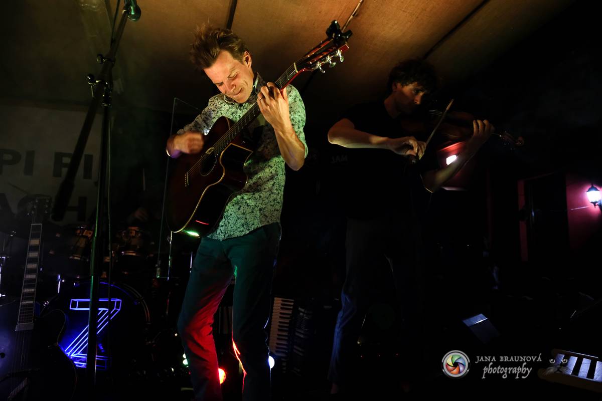 Zrní nadchli fanoušky v Plzni. Museli dvakrát přidávat