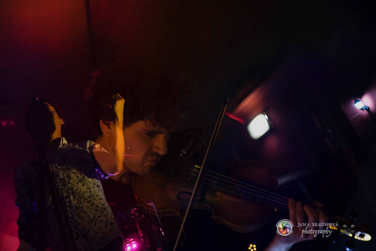 Zrní nadchli fanoušky v Plzni. Museli dvakrát přidávat