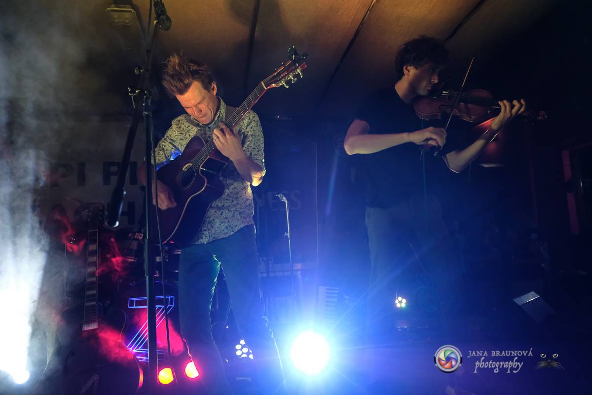 Zrní nadchli fanoušky v Plzni. Museli dvakrát přidávat