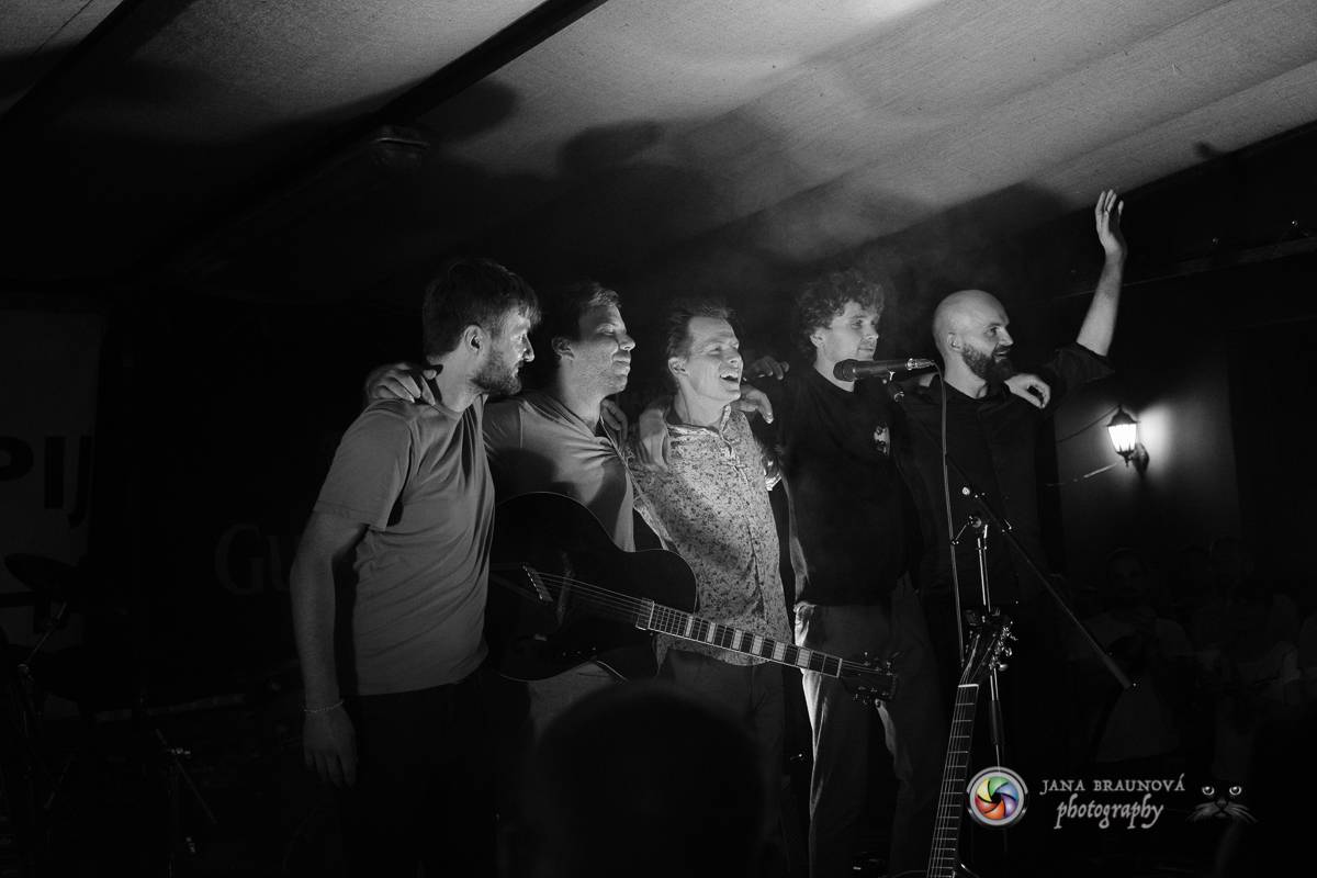 Zrní nadchli fanoušky v Plzni. Museli dvakrát přidávat