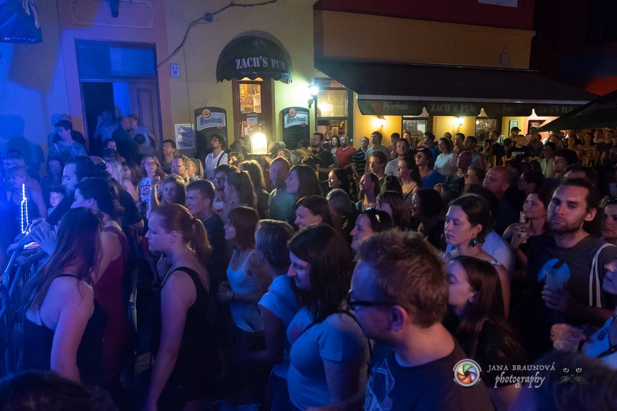 Zrní nadchli fanoušky v Plzni. Museli dvakrát přidávat