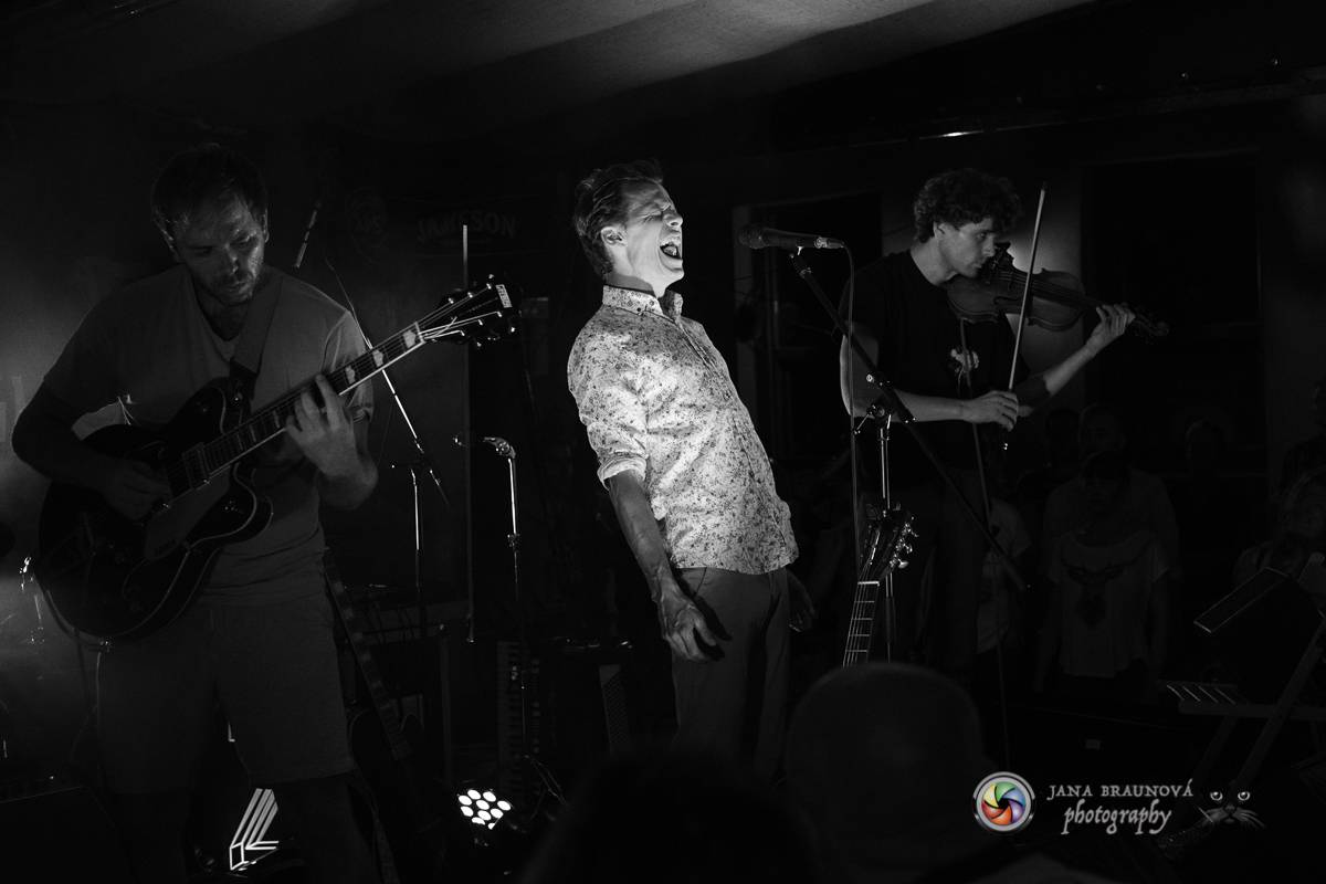 Zrní nadchli fanoušky v Plzni. Museli dvakrát přidávat