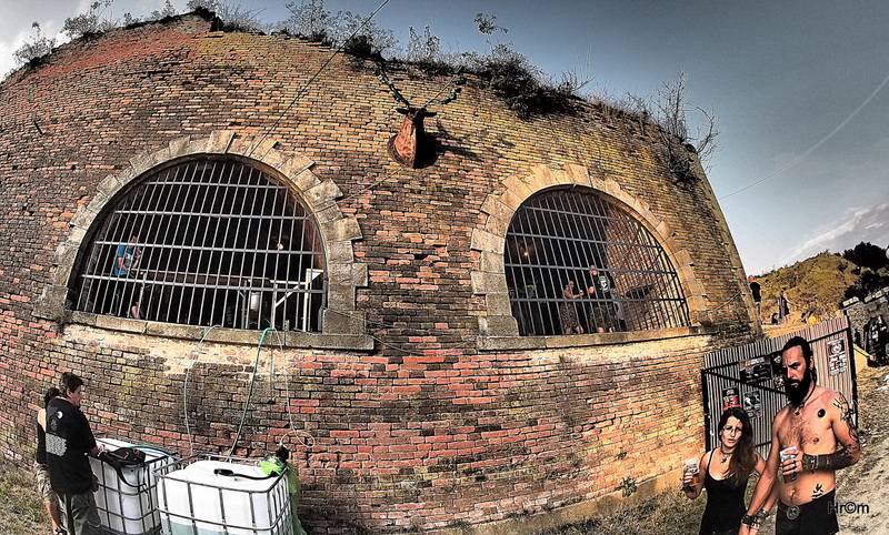 Brutal Assault zahájil třiadvacátý ročník: V první den zahřměli Gojira, Helmet nebo Brujeria