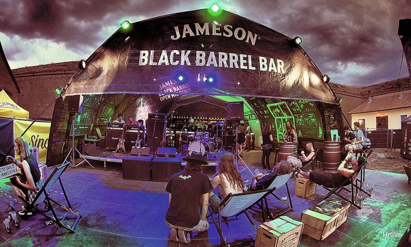 Brutal Assault zahájil třiadvacátý ročník: V první den zahřměli Gojira, Helmet nebo Brujeria