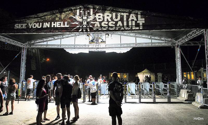Brutal Assault zahájil třiadvacátý ročník: V první den zahřměli Gojira, Helmet nebo Brujeria