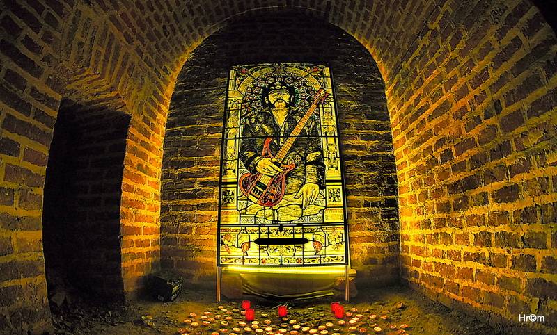 Brutal Assault zahájil třiadvacátý ročník: V první den zahřměli Gojira, Helmet nebo Brujeria