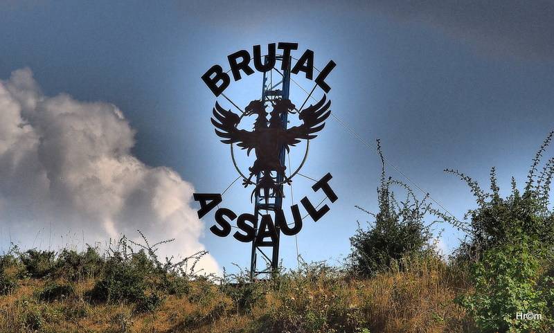 Brutal Assault: V Josefově hořelo, metalisty uchvátili Laibach, Moonspell nebo H2O