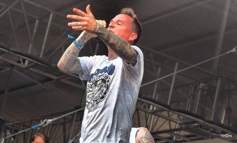 Brutal Assault: V Josefově hořelo, metalisty uchvátili Laibach, Moonspell nebo H2O