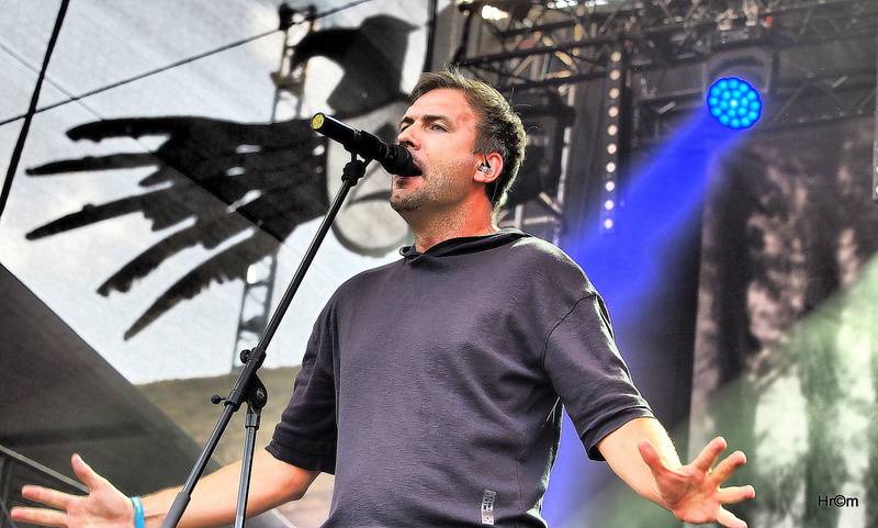 Brutal Assault: V Josefově hořelo, metalisty uchvátili Laibach, Moonspell nebo H2O