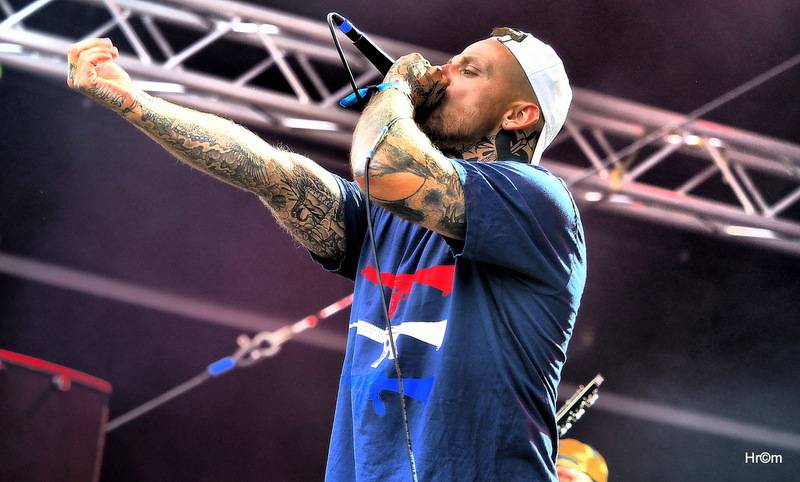 Páteční Brutal Assault rozpálili Ministry, Behemoth i Hentai Corporation