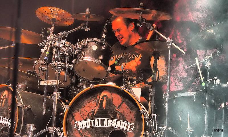 Páteční Brutal Assault rozpálili Ministry, Behemoth i Hentai Corporation