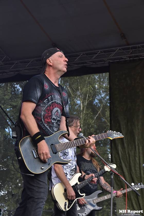 Chodrockfest v Domažlicích: S Mirai bavil diváky Richard Genzer, hráli i Alkehol nebo Xindl X