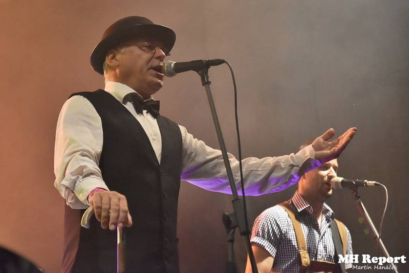 Chodrockfest v Domažlicích: S Mirai bavil diváky Richard Genzer, hráli i Alkehol nebo Xindl X