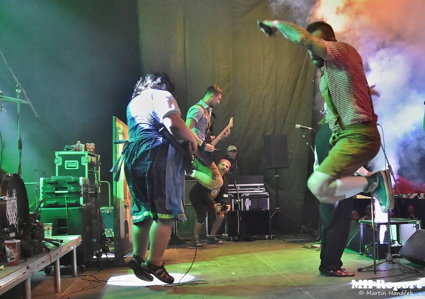 Chodrockfest v Domažlicích: S Mirai bavil diváky Richard Genzer, hráli i Alkehol nebo Xindl X