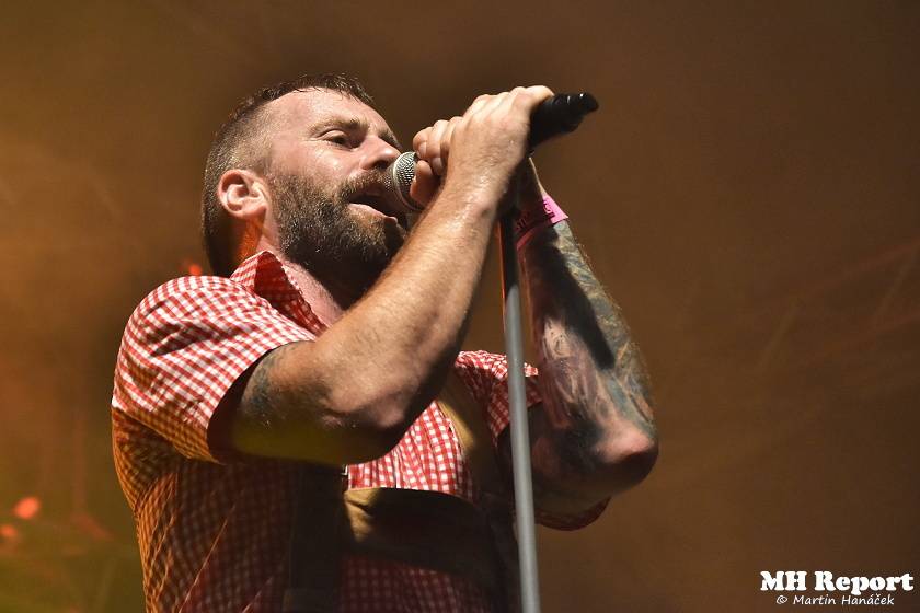 Chodrockfest v Domažlicích: S Mirai bavil diváky Richard Genzer, hráli i Alkehol nebo Xindl X