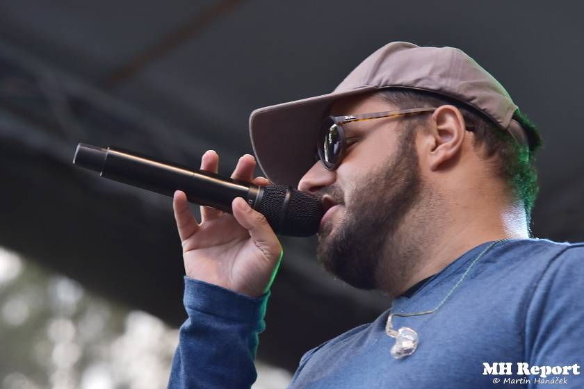 Chodrockfest v Domažlicích: S Mirai bavil diváky Richard Genzer, hráli i Alkehol nebo Xindl X