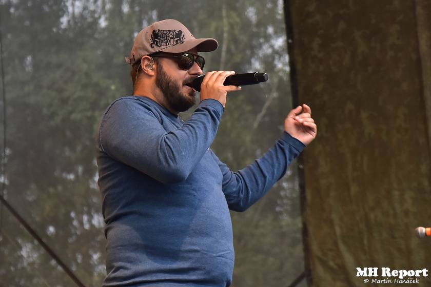 Chodrockfest v Domažlicích: S Mirai bavil diváky Richard Genzer, hráli i Alkehol nebo Xindl X