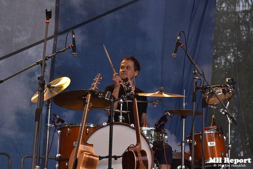 Chodrockfest v Domažlicích: S Mirai bavil diváky Richard Genzer, hráli i Alkehol nebo Xindl X