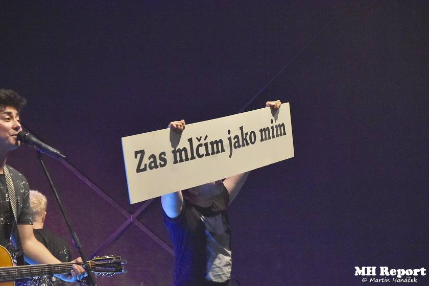 Chodrockfest v Domažlicích: S Mirai bavil diváky Richard Genzer, hráli i Alkehol nebo Xindl X