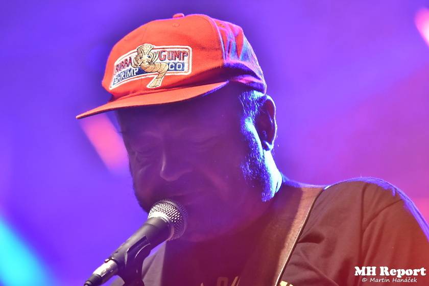 Chodrockfest v Domažlicích: S Mirai bavil diváky Richard Genzer, hráli i Alkehol nebo Xindl X