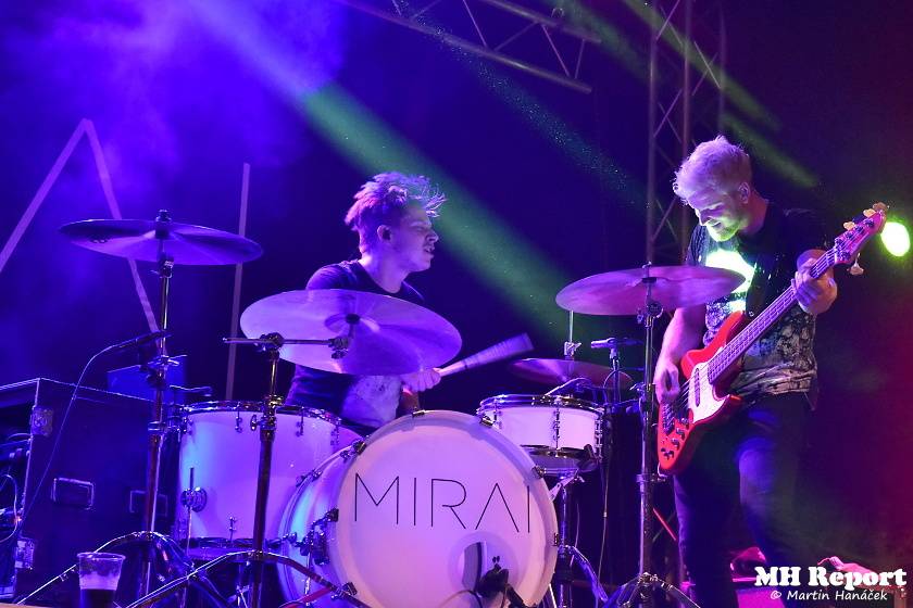 Chodrockfest v Domažlicích: S Mirai bavil diváky Richard Genzer, hráli i Alkehol nebo Xindl X