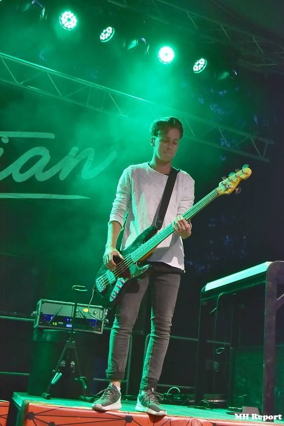 Chodrockfest v Domažlicích: S Mirai bavil diváky Richard Genzer, hráli i Alkehol nebo Xindl X