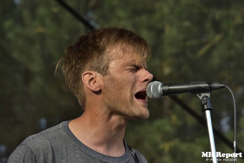 Chodrockfest v Domažlicích: S Mirai bavil diváky Richard Genzer, hráli i Alkehol nebo Xindl X