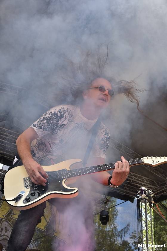 Chodrockfest v Domažlicích: S Mirai bavil diváky Richard Genzer, hráli i Alkehol nebo Xindl X