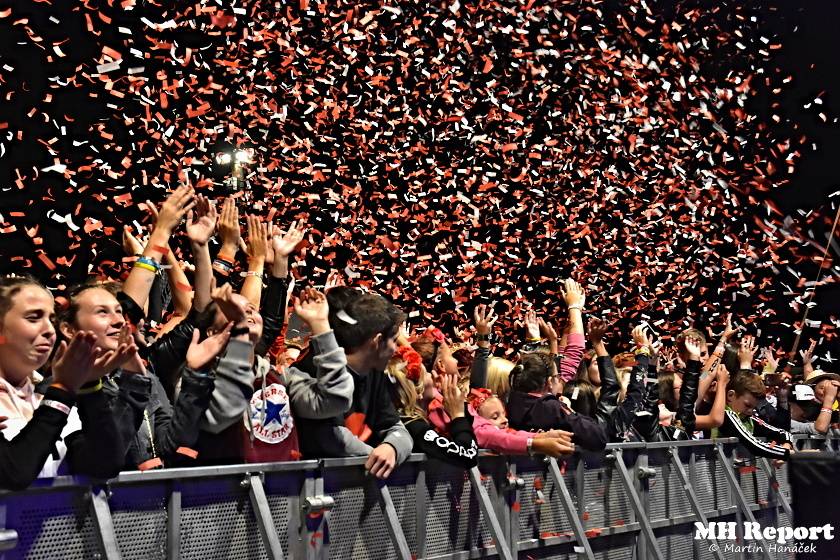 Chodrockfest v Domažlicích: S Mirai bavil diváky Richard Genzer, hráli i Alkehol nebo Xindl X