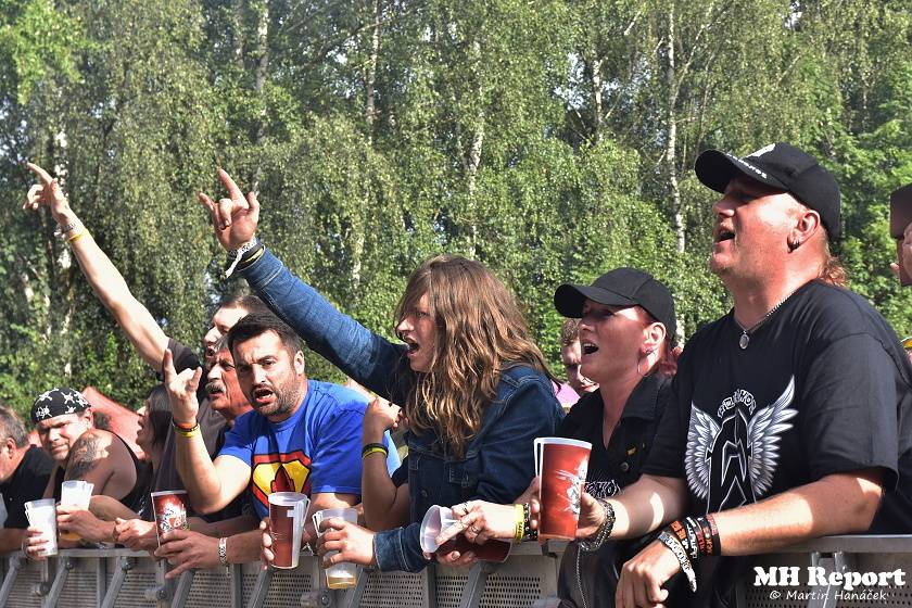 Chodrockfest v Domažlicích: S Mirai bavil diváky Richard Genzer, hráli i Alkehol nebo Xindl X