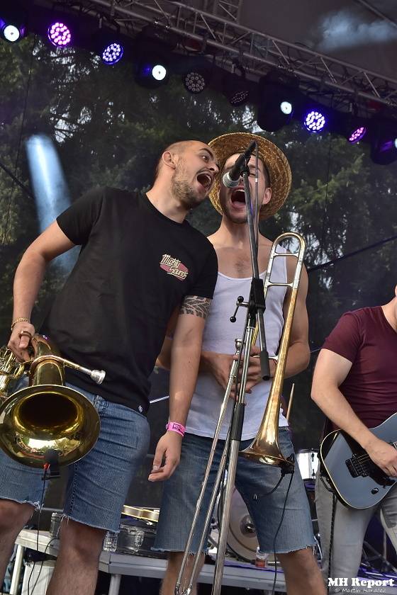 Chodrockfest v Domažlicích: S Mirai bavil diváky Richard Genzer, hráli i Alkehol nebo Xindl X