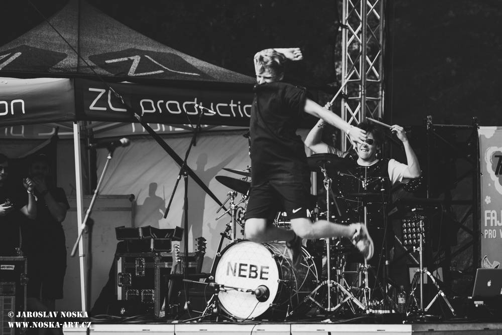 Vyprodaný Kryštof Kemp hostil v krásném prostředí Konopiště No Name, Nebe nebo Petra Jandu