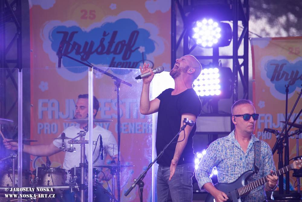 Vyprodaný Kryštof Kemp hostil v krásném prostředí Konopiště No Name, Nebe nebo Petra Jandu