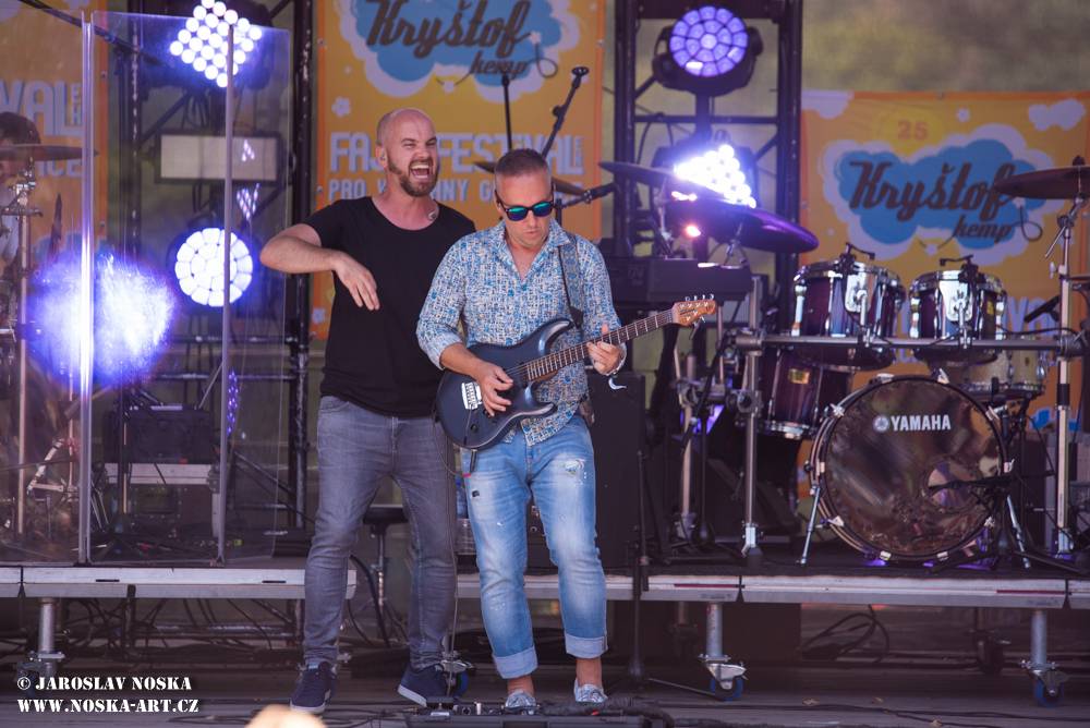 Vyprodaný Kryštof Kemp hostil v krásném prostředí Konopiště No Name, Nebe nebo Petra Jandu