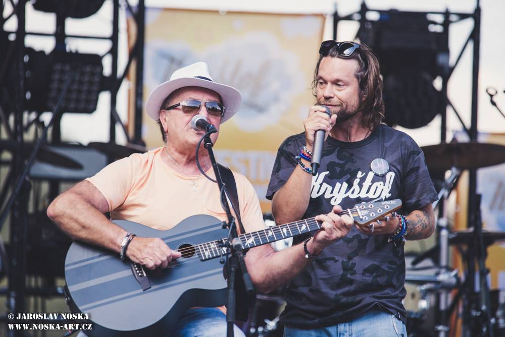 Vyprodaný Kryštof Kemp hostil v krásném prostředí Konopiště No Name, Nebe nebo Petra Jandu