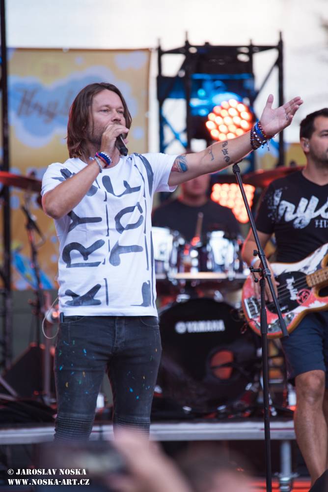 Vyprodaný Kryštof Kemp hostil v krásném prostředí Konopiště No Name, Nebe nebo Petra Jandu