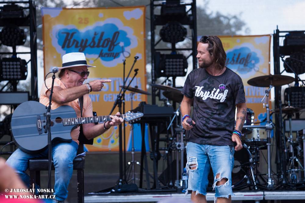 Vyprodaný Kryštof Kemp hostil v krásném prostředí Konopiště No Name, Nebe nebo Petra Jandu