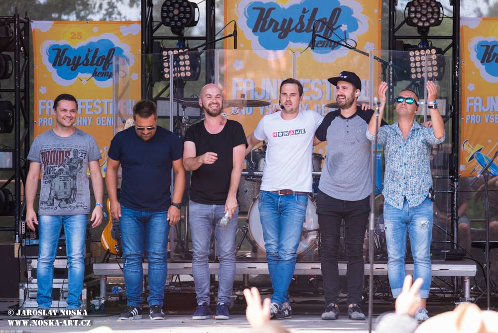 Vyprodaný Kryštof Kemp hostil v krásném prostředí Konopiště No Name, Nebe nebo Petra Jandu