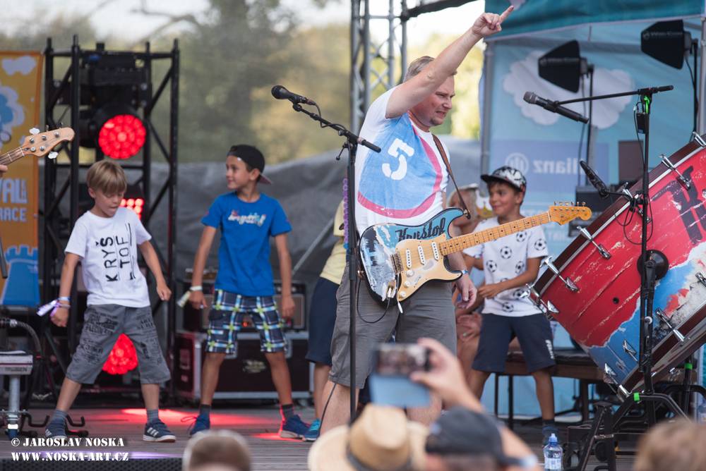 Vyprodaný Kryštof Kemp hostil v krásném prostředí Konopiště No Name, Nebe nebo Petra Jandu