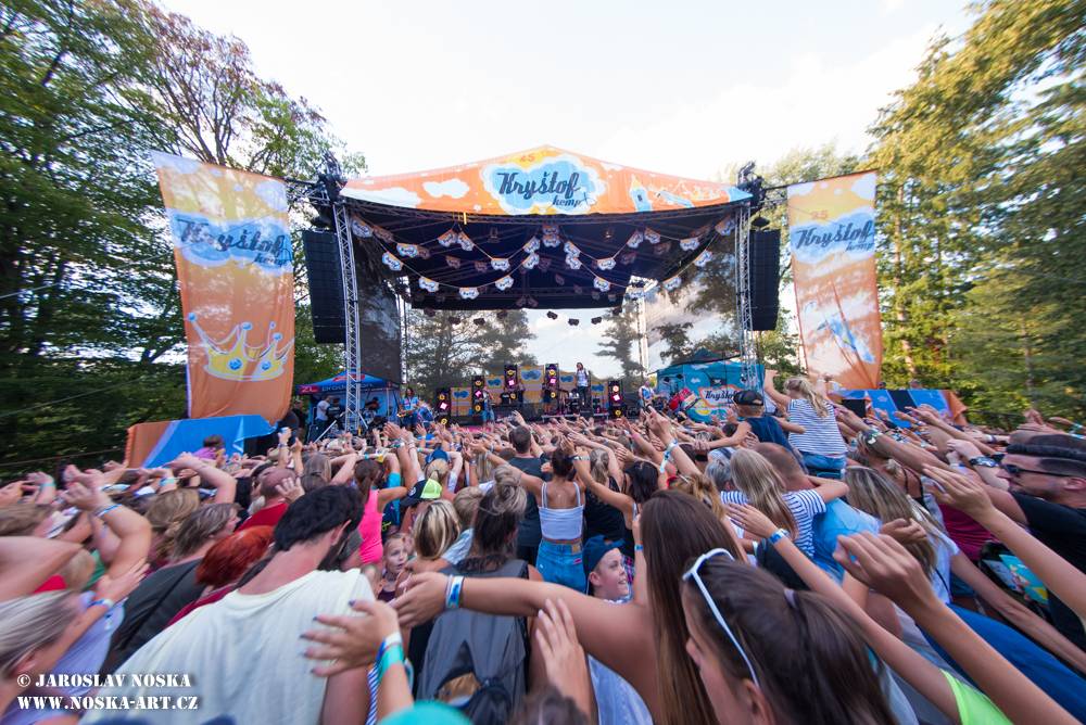 Vyprodaný Kryštof Kemp hostil v krásném prostředí Konopiště No Name, Nebe nebo Petra Jandu