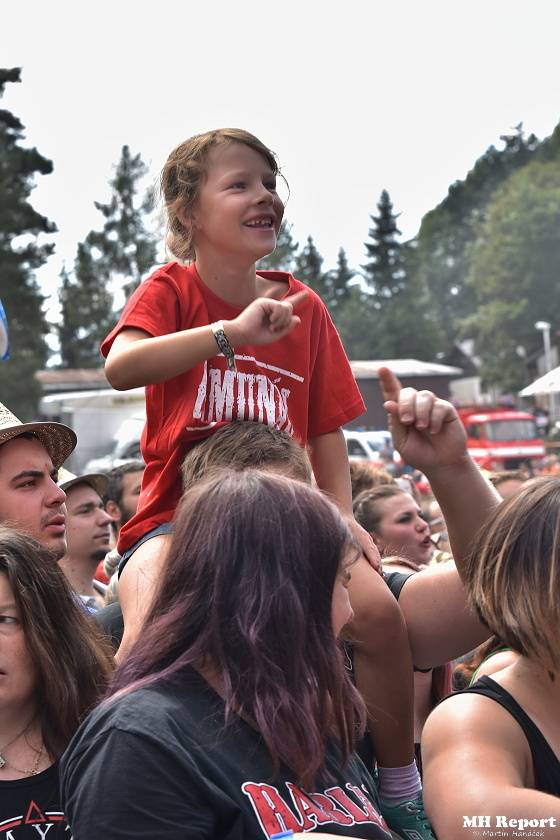 Sobotní Chodrockfest: Dymytry lákali i v brzký čas, Pipes and Pints předvedli punkově divokou jízdu
