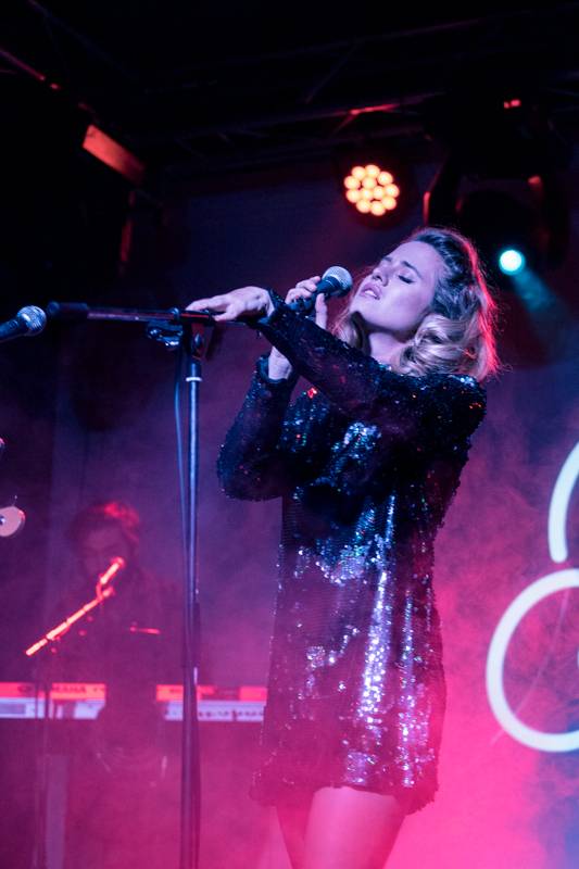 Emma Smetana představila na Cargo Gallery v předpremiéře nový videoklip