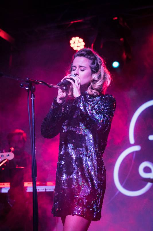 Emma Smetana představila na Cargo Gallery v předpremiéře nový videoklip