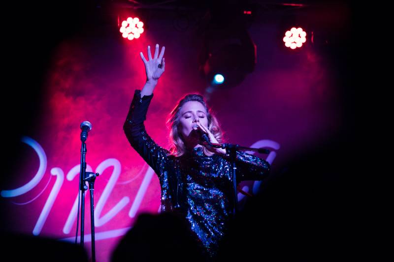 Emma Smetana představila na Cargo Gallery v předpremiéře nový videoklip