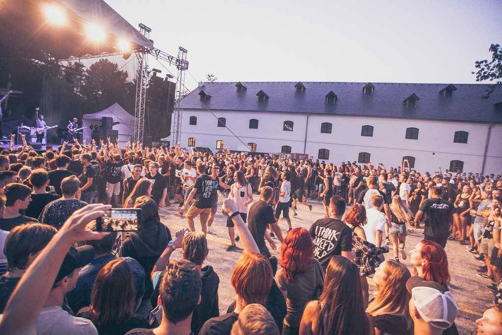 Papa Roach dobyli Korunní pevnůstku v Olomouci numetalovou smrští