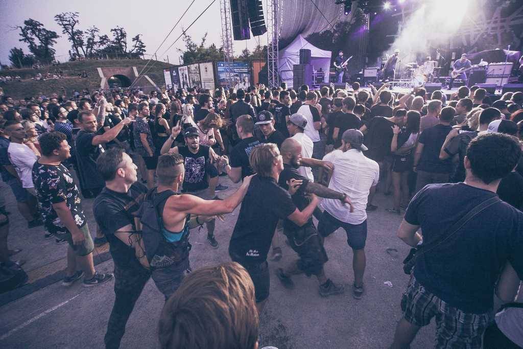 Papa Roach dobyli Korunní pevnůstku v Olomouci numetalovou smrští