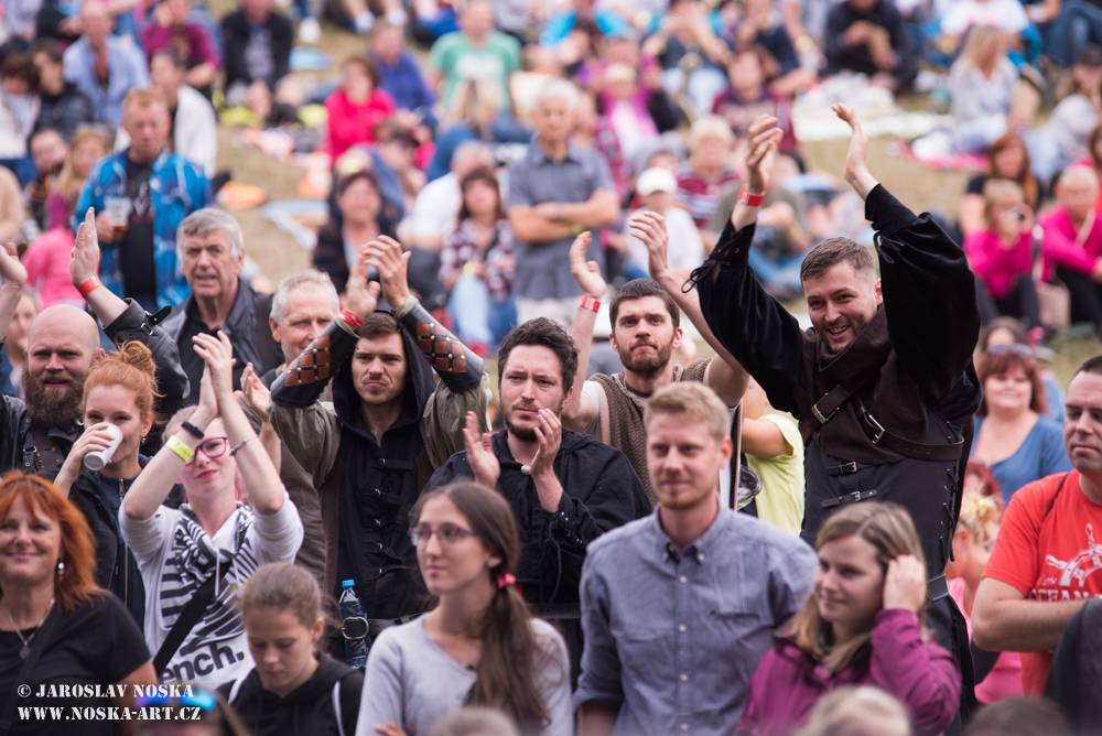 Okoř slavila plnoletost s Chinaski, Tomášem Klusem, Annou K. nebo Mirai