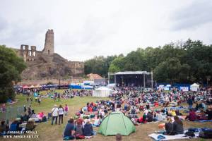 Okoř slavila plnoletost s Chinaski, Tomášem Klusem, Annou K. nebo Mirai